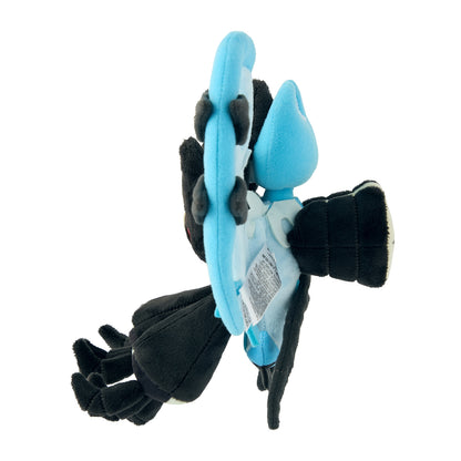 Dawn Wings Necrozma Fit Plush fra Pokemon Center Japan, sett fra siden