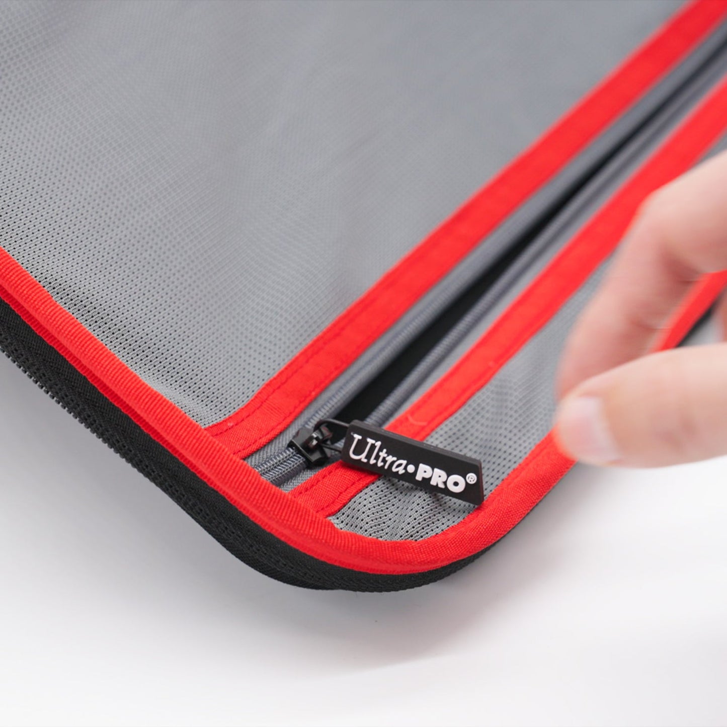 Ultra Pro Showcase Vault