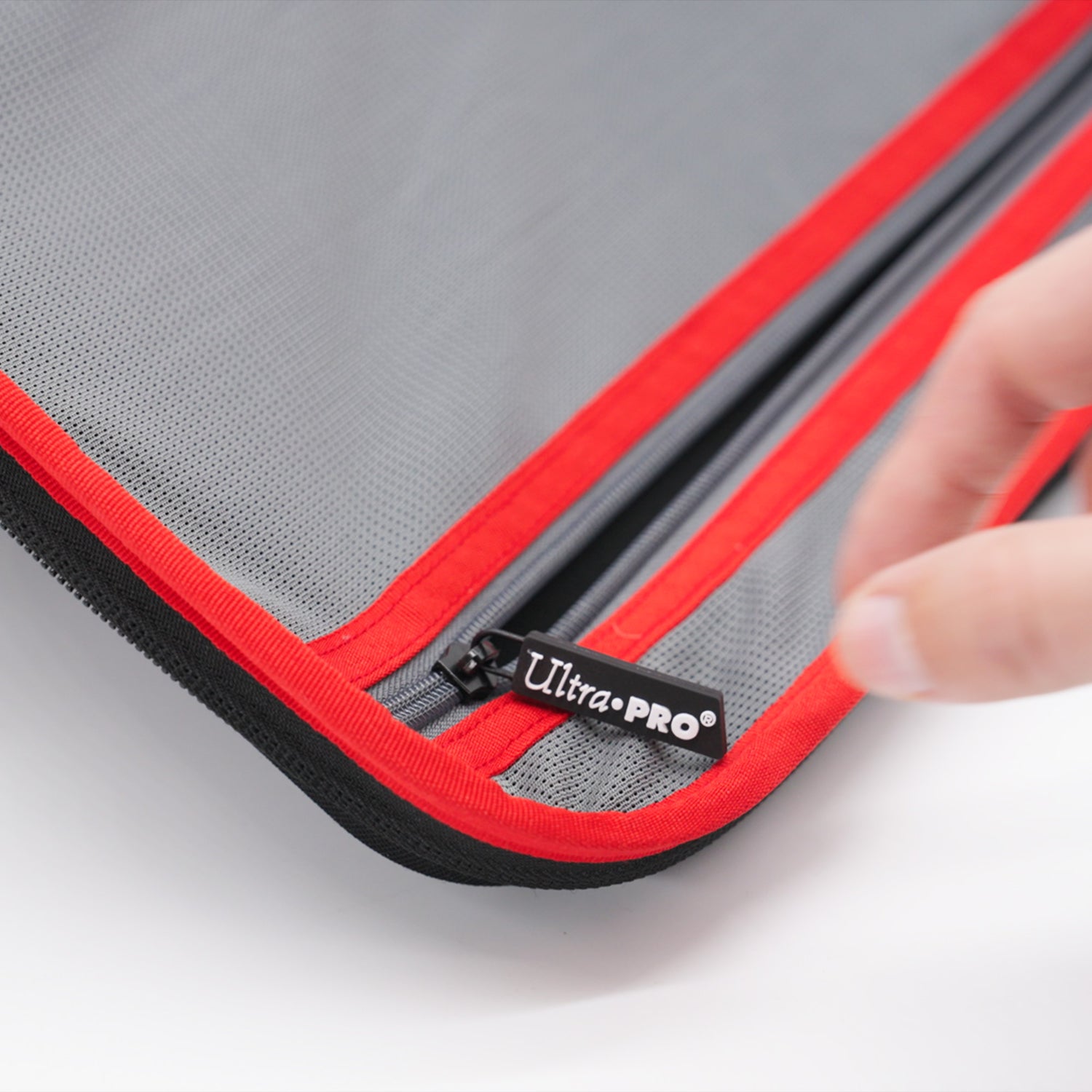 Ultra Pro Showcase Vault