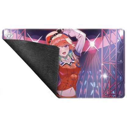 Ultra Pro Stitched Playmat hololive - hjørnet brettet opp og viser sklisikker gummibakside