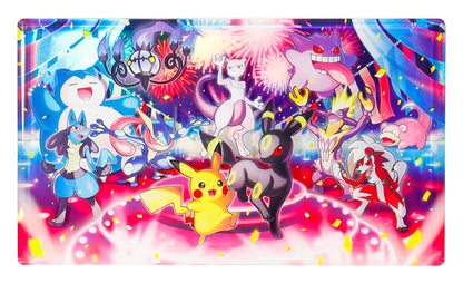 Kjøleskapsmagnet med nattmotiv: Umbreon og flere Pokemon feirer under fyrverkeri