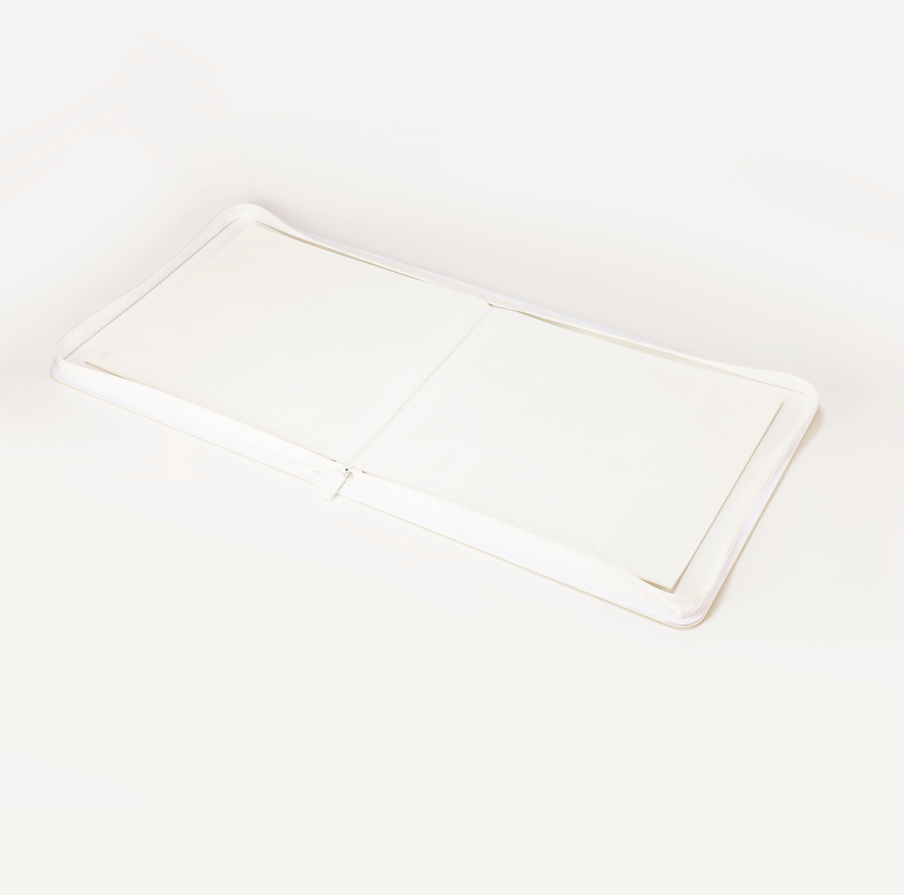Gemloader Premium 3×4 Toploader Binder (336 lommer) - White (bilde 4) - åpen perm med hvite lommer