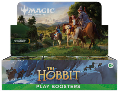 Forsiden av The Hobbit Play Booster Box: Gandalf og Bilbo til hest på vei ut av Hobsyssel, 30 Play Boosters med garantert foil