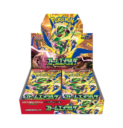 Pokemon Storm Emeralda Booster Box (japansk, MEGA M6) – åpent display med Mega Rayquaza og booster pakker
