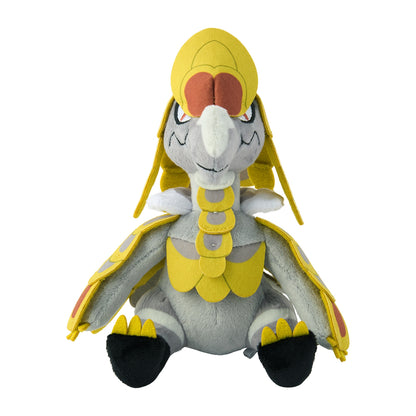 Kommo-o Fit Plush fra Pokemon Center Japan, sett forfra