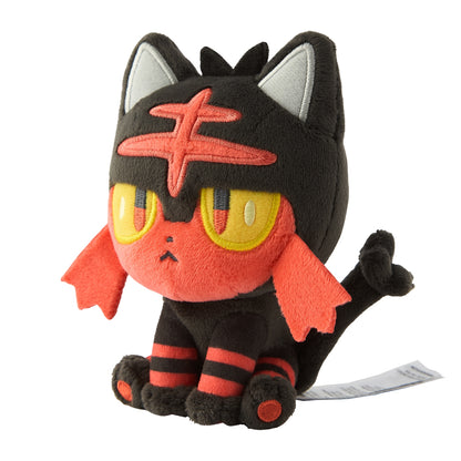 Litten Fit Plush fra Pokemon Center Japan, sett forfra