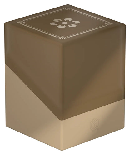 Kouyo: beige Boulder 100+ deck box med lokket på, sett skrått forfra