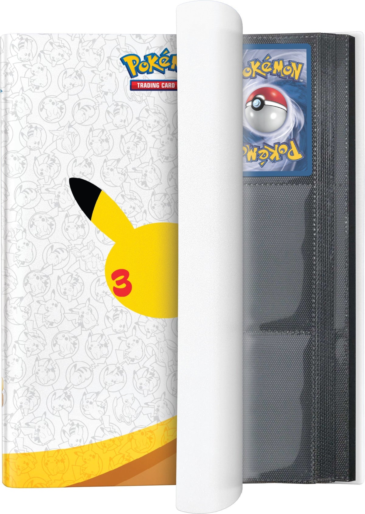 Pokemon 30th Anniversary album åpnet, med svarte 9-lommers sider og et Pokemon-kort i øverste lomme