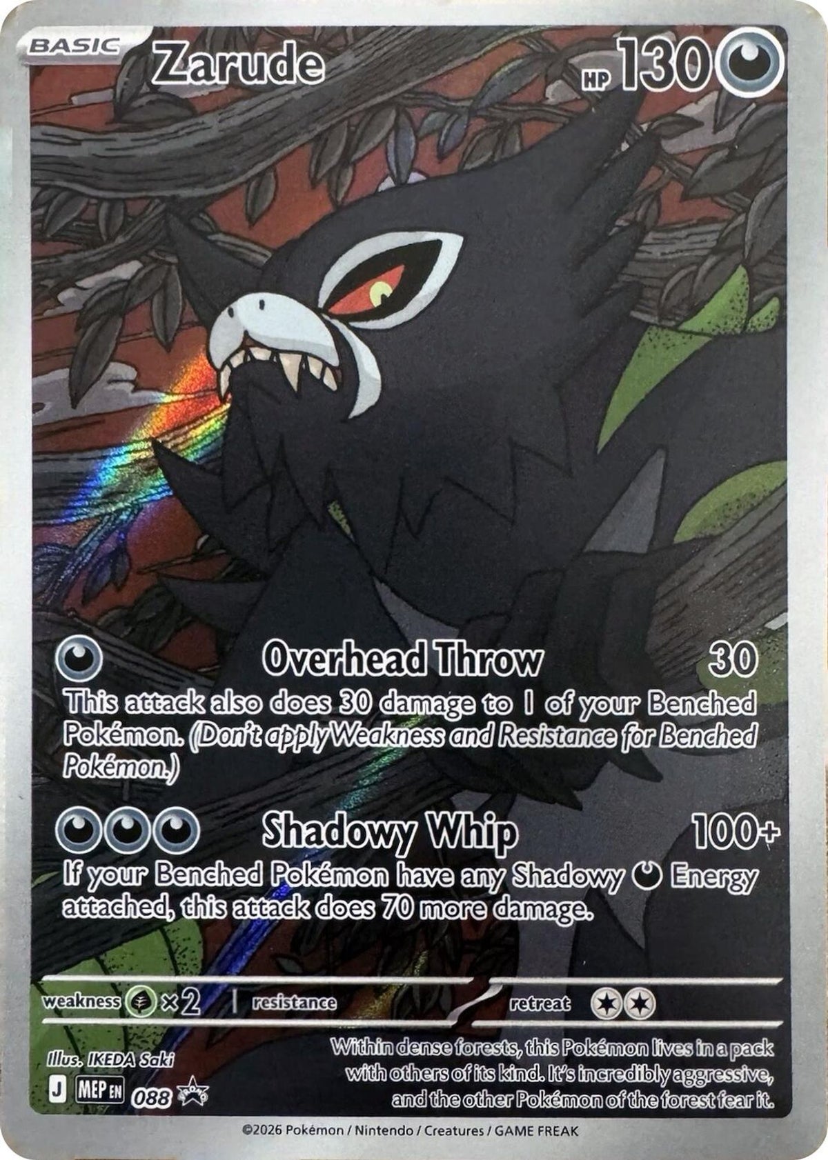 Pokemon-kortet Zarude MEP088, full-art Black Star Promo med Zarude blant mørke greiner i jungelen