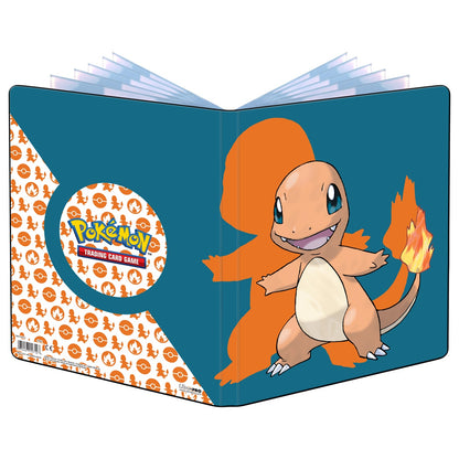 Charmander foran en oransje silhuett på blågrønt omslag, oppslått med forside og bakside