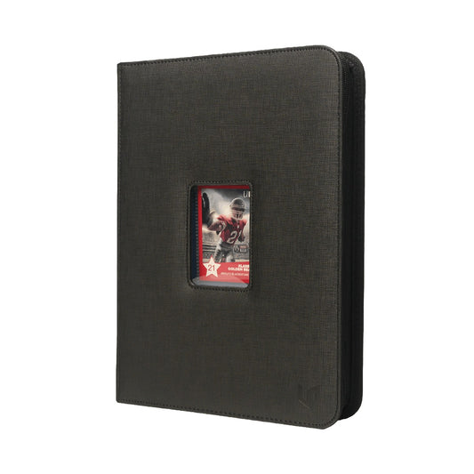 Ultra Pro 9-Pocket Zippered Window Premium PRO-Binder sett skrått, med et kort i vinduet på det grå omslaget